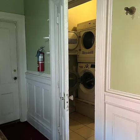 Private Victorian Apartment In Convenient City Location On 5 Acre, Sleeps 5 Poughkeepsie Exterior photo
