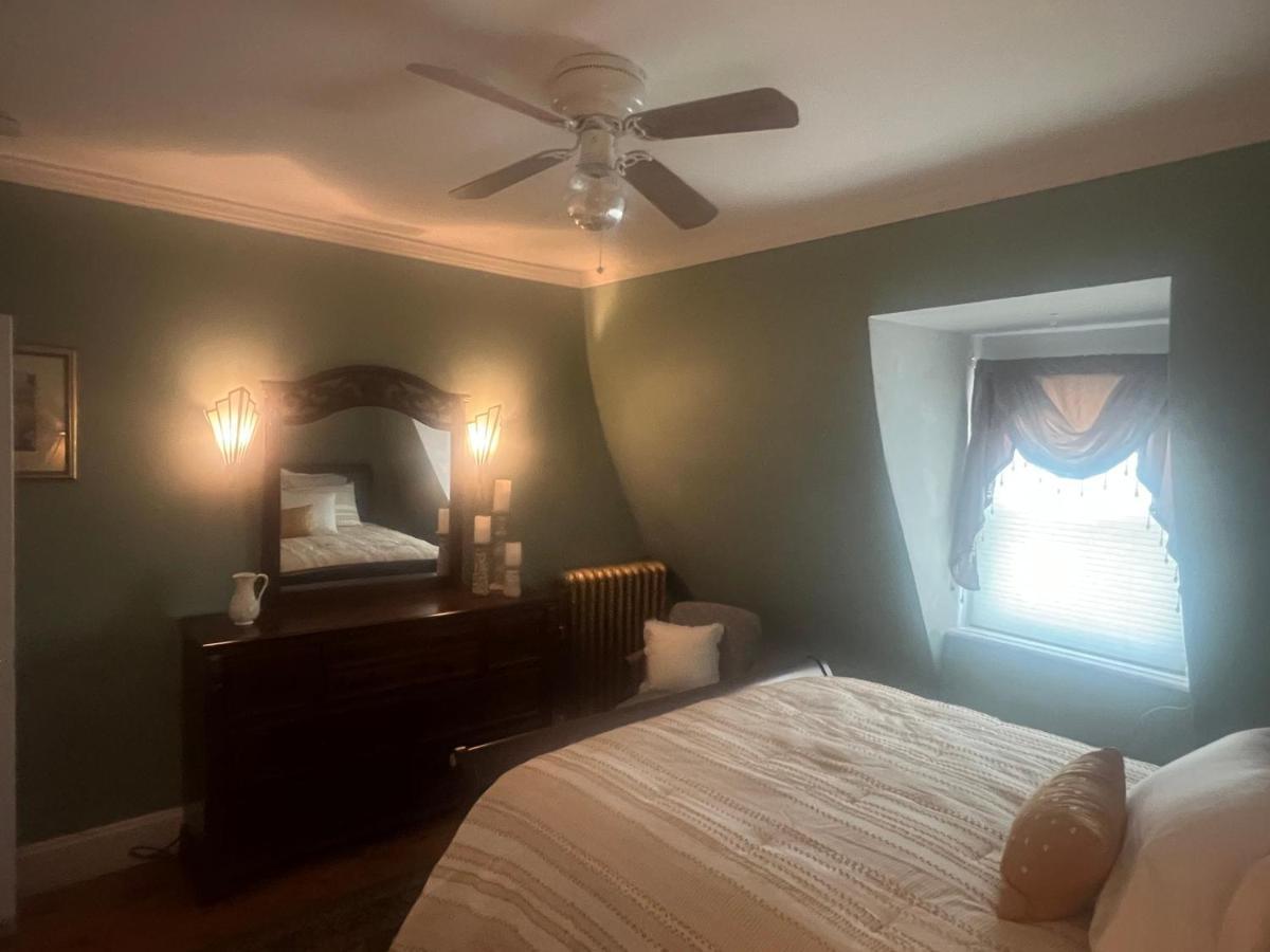 Private Victorian In Convenient Location On 5 Acre, Sleeps 5 Poughkeepsie