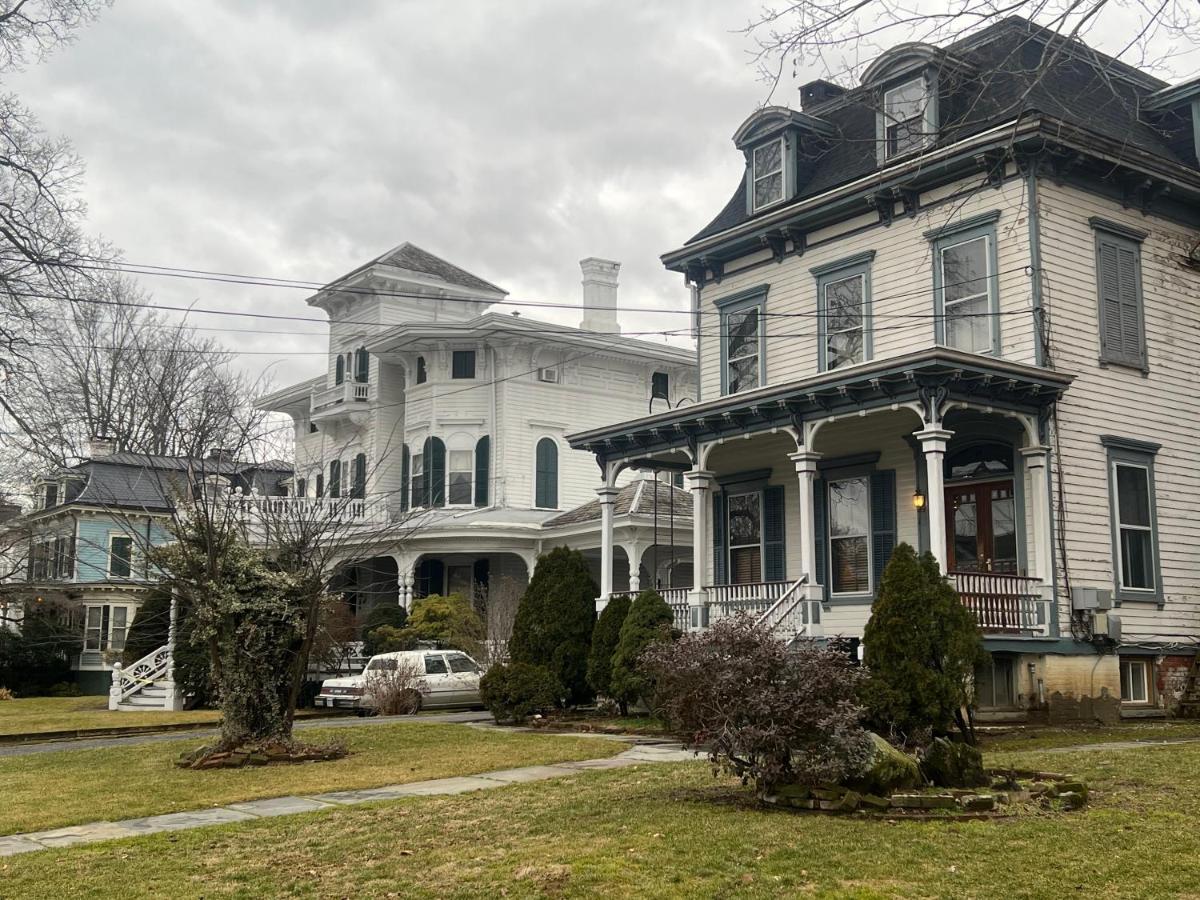 Private Victorian In Convenient Location On 5 Acre, Sleeps 5 * Poughkeepsie